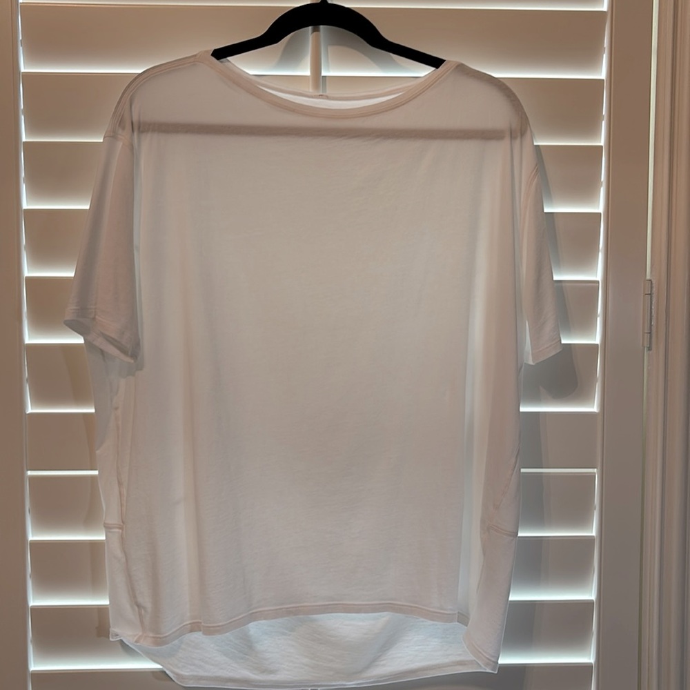 Lululemon Back in Action Short Sleeve T-shirt